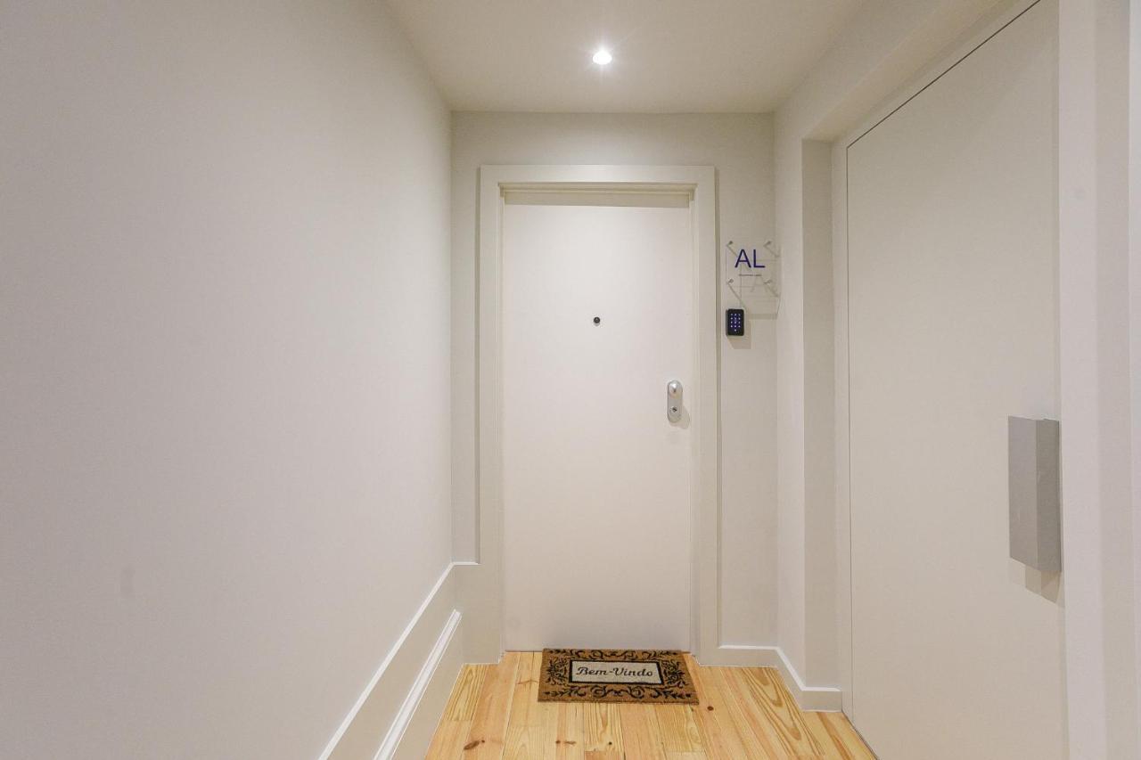 Lovelystay - Downtown Studio With Pool, Ac And Balcony ปอร์โต ภายนอก รูปภาพ